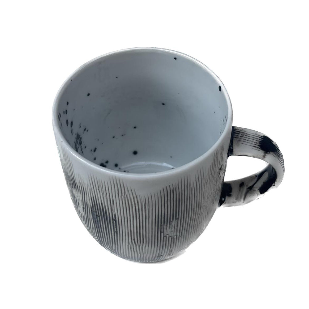 Hand Made Porcelain Cylindrical Combed Mug - Black