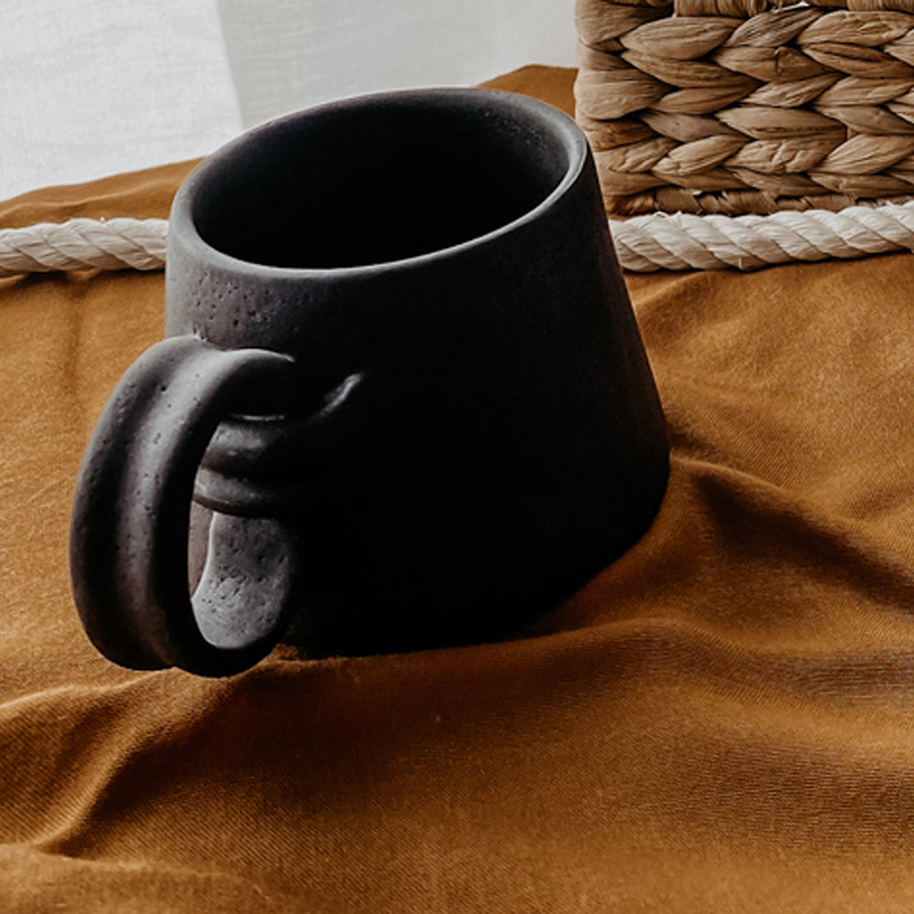 High Quality Pottery Mug with handle - Black - 400 ml